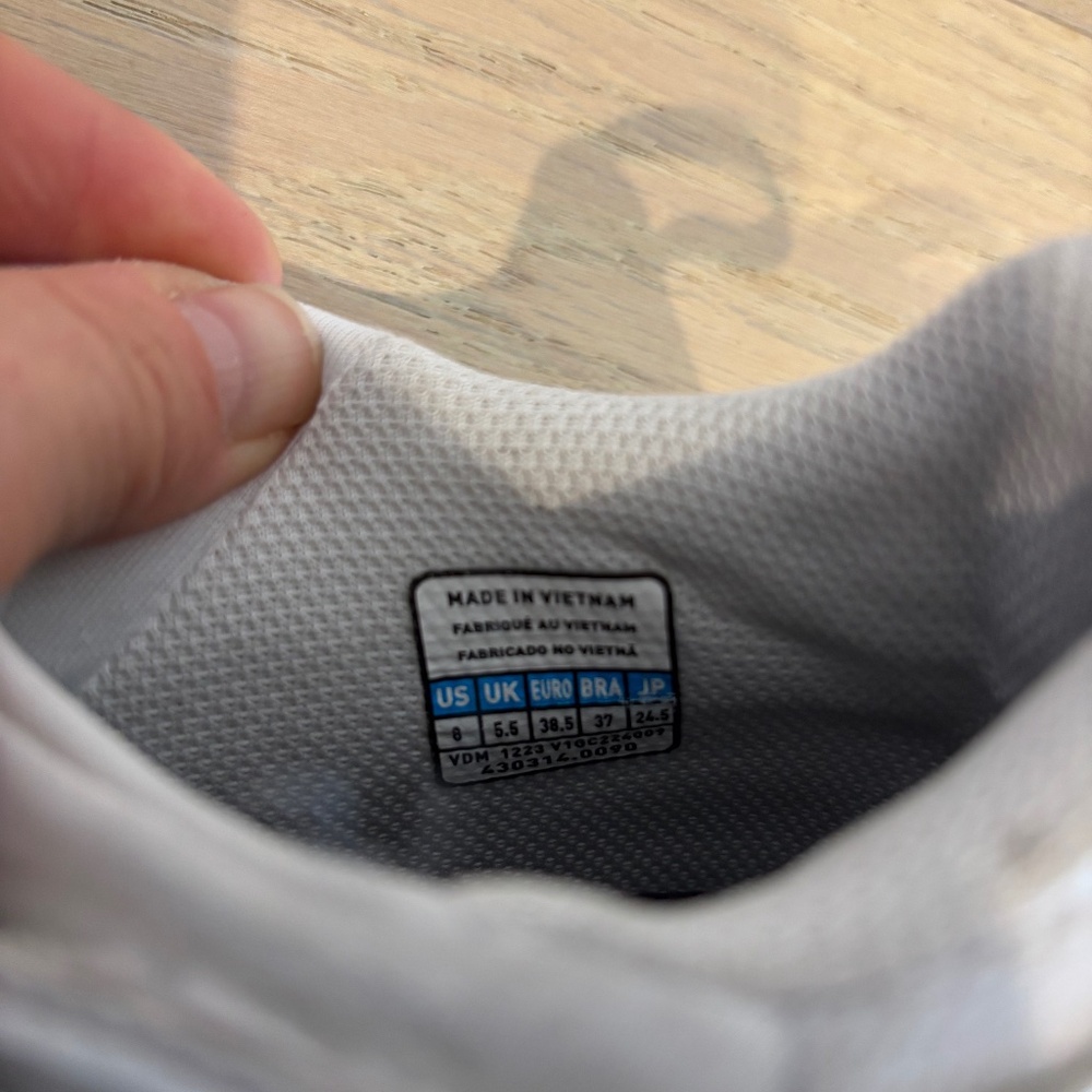 Mizuno Women's Wave Dimension Volleyball Shoes Size 6